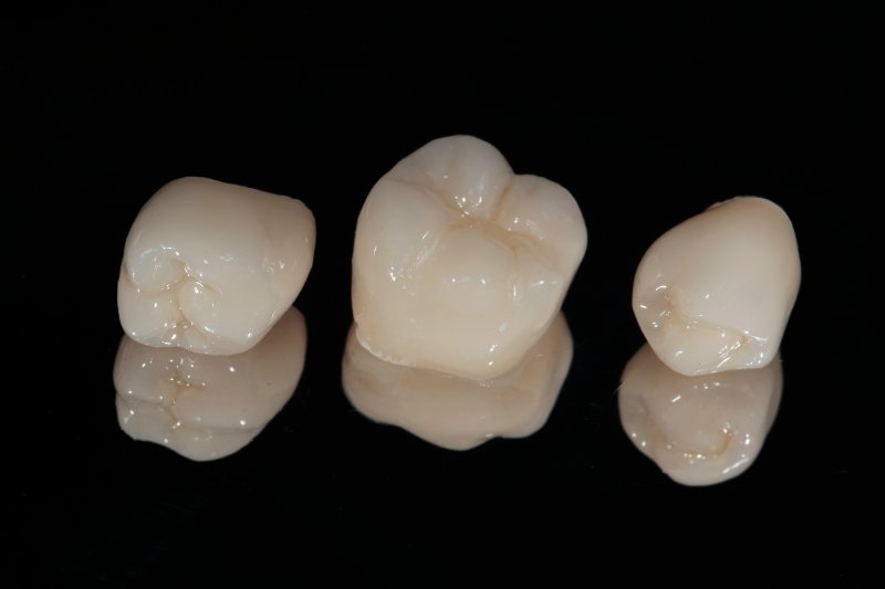 Dental crowns